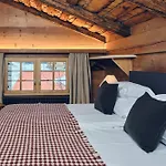 Gstaad Mountain With Outdoor 그체이